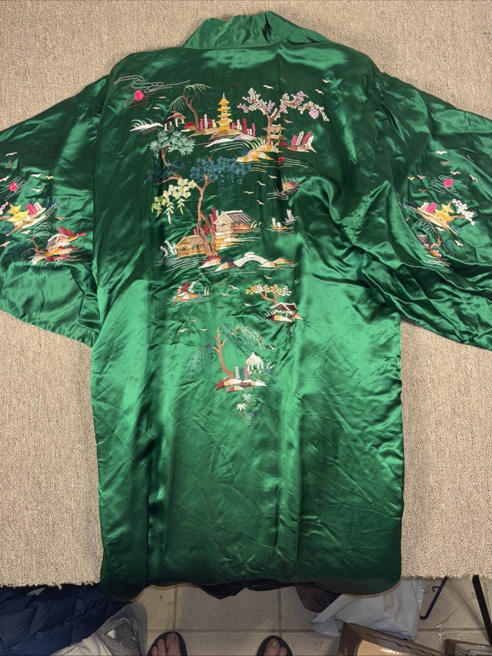 Kimono Robe 1970s Green Satin Embroidered Casa Gill Large
